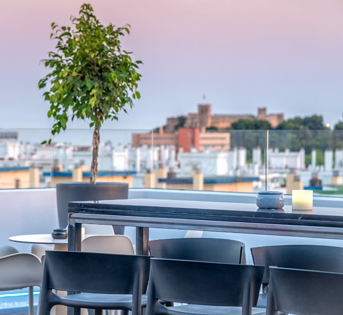 Views from the Skybar Veramar, with the Sohail Castle in the background.